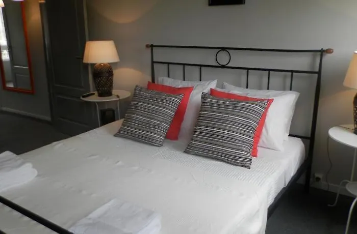 Hotel Antero De Quental 2*